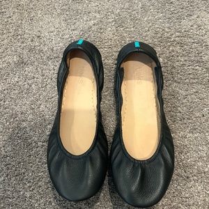 Tieks flats